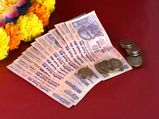 घर में हमेशा भरा रहेगा पैसा, अगर घर में रखेंगे ये चीज़ें 