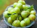  आंवला हेयर मास्क : घने और लंबे बालों के लिए
