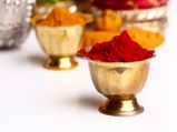क्‍या आप जानते हैं हिन्दू धर्म में कुमकुम और हल्दी का महत्व क्‍या है?
