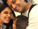 दो से तीन होने के बाद भी कैसे रखें अपनी कैमेस्‍ट्री को बरकरार 