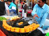  गर्मी में ना खाएं ये 10 फूड, नहीं तो होगी तबियत खराब 