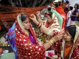 महिलाएं क्‍यूं रखती हैं वट सावित्री व्रत, पढ़ें इसके पीछे छुपी कहानी को 