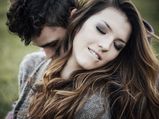 स्‍पाइडरमैन और बटरफ्लाय Kisses से अपने पार्टनर को करें इम्‍प्रेस 