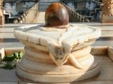 घर पर शिवलिंग रखते हुए रखें इन बातों का ध्‍यान