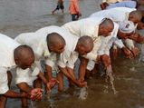 कभी सोचा है, नदी और तालाब किनारे ही क्‍यों किया जाता है श्राद्ध ?