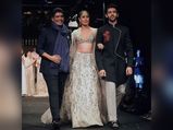  मनीष मल्‍होत्रा के लिए शो के लिए कार्तिक और बेबो बने शो स्‍टॉपर.. 
