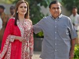 मुकेश अंबानी के घर के नौकर की सैलरी, सुनकर खुद को गरीब समझने लगेंगे आप