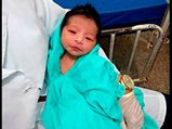 वायरल: गड्डे में दफनाई नवजात बच्ची 7 घंटे बाद निकली जिंदा