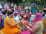 हरियाली तीज 2018: अखंड सौभाग्य के लिए करें ऐसे व्रत और पूजा