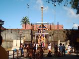 सबरी माला मंदिर ही नहीं इन जगहों पर भी है महिलाओं के प्रवेश पर मनाही 