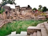 Shiv Temple: पाकिस्‍तान में है एक हजार साल पुराना शिवमंदिर, शिव के आंसूओं से बना था ये मंदिर 