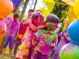 Holi 2019:  रंग-गुलाल के साथ बच्‍चों की सेफ्टी पर दे ध्‍यान, कहीं छोटी सी चूक रंग में भंग न डाल दे  