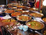 मानसून में भूलकर भी नहीं खाएं Street Food, इन चीजों को खाने से रहता है फूड पॉइजनिंग का खतरा 