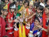 तीज, रक्षाबंधन, जन्माष्टमी, जानें अगस्त में किस दिन है कौन सा त्योहार