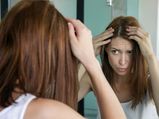 स्कैल्प पर पपड़ी जमने और खुजली के ये हैं चार बड़े कारण, असरदार टिप्स से पाएं छुटकारा