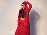 एथनिक लुक में शहनाज गिल ने दिखाया खूबसूरत अंदाज, देखें स्टाइलिश वीडियो 