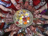कजरी तीज की पूजा के दौरान जरूर करें इस व्रत कथा का पाठ
