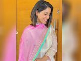 गुलाबी गालों के लिए हिना खान लगाती है स्ट्रॉबेरी फेसपैक, जानें इसे बनाने का तरीका