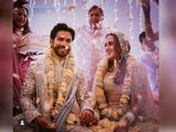 वरुण धवन की दुल्हनिया नताशा दलाल ने शादी में लाल जोड़ा नहीं बल्कि ऑफ व्हाइट लहंगा किया कैरी