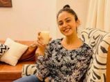 गर्मियो में ग्लोइंग स्किन के लिए रकुल प्रीत सिंह जौ के पानी का करती हैं सेवन
