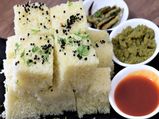 मिनटों में बन जाता है सूजी ढोकला, जानिए रेसिपी