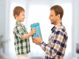 Father's Day Gift Ideas: इस साल फादर्स डे पर पापा को इन स्पेशल गिफ्ट्स के साथ करें विश