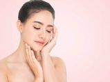 क्लीन और फ्लॉलेस स्किन के लिए फिटकरी का करें इस्तेमाल, जानें तरीका