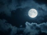 Jyeshtha Purnima Upay: जीवन में बढ़ेगा सौभाग्य, पूर्णिमा के दिन जरूर करें ये उपाय