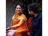 मेहंदी सेरेमनी में यामी गौतम ने पहना ऑरेंज सूट, आ गई दीपिका पादुकोण की याद