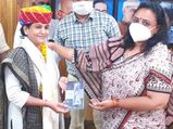 शादी के 5 साल बाद ही पति ने छोड़ा साथ, मेहनत के दम पर बनीं स्वीपर से अफसर