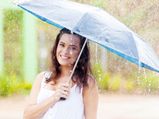 मानसून में सीजन में ऑयली बालों की इस तरह करें देखभाल, झड़ते बालों को कम करने के लिए अपनाएं ये टिप्स 