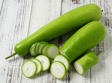 Kitchen Tip: बाजार से फ्रेश और मीठी लौकी खरीदनें से पहले इन टिप्‍स को करें फॉलो