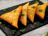 दिवाली पर बच्चों के लिए बनाएं पिज्जा समोसा, जानें रेसिपी 