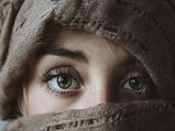 क्यों होता है आंखों का रंग भूरा, नीला और हरा, जानें इसके पीछे का मैजिक  