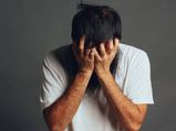 सर्दी में डिप्रेशन के कारण बढ़ जाता है सुसाइड रेट, समय रहते ऐसे पहचानें लक्षण