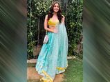 दशहरे पर पहने ये ट्रेंडी आउटफिट्स  फैशनेबल के साथ-साथ दिखेंगी स्टनिंग  