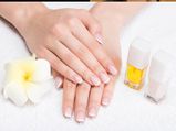 Beauty Tips: हाथों की एजिंग कम करने के लिए अपनाएं ये टिप्स