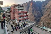 मानवीय संकट : जोशीमठ संकट से बजी खतरे की घंटी, तो ग्राउंड वॉटर क्राइसेस से लोग बेहाल 