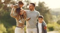 Parenting Tips: बच्चों का इमोशनली इंटेलीजेंट बनाने के लिए इन टिप्स को करें फॉलो