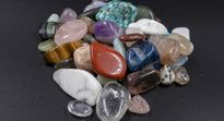 Gemstone By Birthstone: बर्थ डेट से जानिए कौन-सा रत्न आपके लिए है लकी