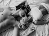 Relationship Tips: अपनी इंटिमेसी में जगाएं स्पार्क, इन ट्रिक्स के संग बेडरूम का बढ़ाएं तापमान 
