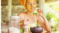 पिंपल से लेकर झुर्रियों की समस्या से निपटने के लिए इस तरह करें बेसन का इस्तेमाल, मिलेगी ग्लोइंग स्किन
