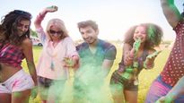 Holi: होली पर करना चाहते हैं बेस्ट पार्टी होस्ट, इन टिप्स को फॉलो कर अपनी पार्टी को बनाए मजेदार