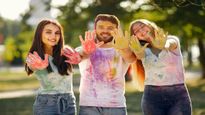 Holi: होली खेलते समय ओरल हेल्थ को न करें इग्नोर, दांतों में हो सकती है सड़न