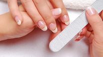 Summer Nail Care Tips: गर्मी के मौसम में धूप से नाखूनों की खो गई है खूबसूरती, इन टिप्स की मदद से करें केयर