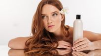 Hair Care Tips: झड़ते और टूटते बालों की समस्या से पाना है छुटकारा, इस्तेमाल करें ये कैमेलिया ऑयल