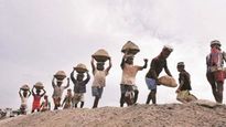 International Labour Day 2023: जानें 1 मई को ही क्यों मनाया जाता है मज़दूर दिवस, पढ़ें खून से रंगा इतिहास