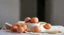 How to Identify Fake Egg : प्‍लास्टिक के अंडे खाने से पहुंच सकते हैं आप अस्‍पताल, मिनटों में पहचाने नकली अंडे 