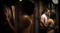 husband-wife relationship: घर पर रोज आते हैं पति के दोस्त, तो इस तरह मेंटेन करें अपनी प्राइवेसी
