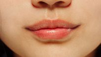 Skin care Tips : चिलचिलाती धूप में होंठ भी हो जाते हैं सनबर्न, यहां देखें छुटकारा पाने के घरेलू नुस्खें